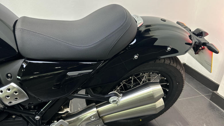 BMW R12 (24MY)